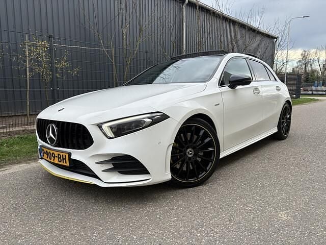 Occasion Mercedes A250 Premium Plus 225 PK (165 kW) 2018 Wit Hatchback