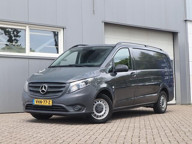 Grijs Gebruikt 2019 Mercedes Vito MPV | € 14.900 (Super prijs) - Afbeelding 1/4