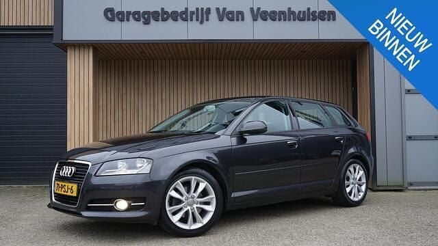 Grijs Gebruikt 2011 Audi A3 Sportback Ambition Hatchback | € 6.300 (Goede deal) - Afbeelding 1/4