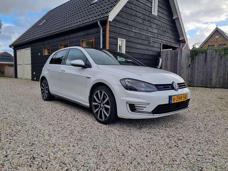 Wit Gebruikt 2015 VW Golf VII GTE Stationwagen | € 12.500 (Eerlijke prijs) - Afbeelding 1/4