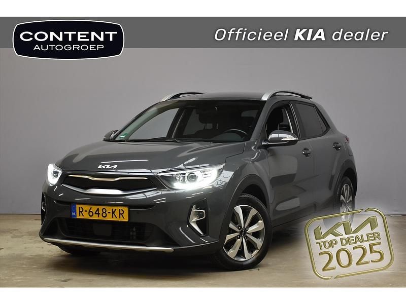 Grijs Occasion 2022 Kia Stonic SUV | € 22.940 (Eerlijke prijs) - Afbeelding 1/4