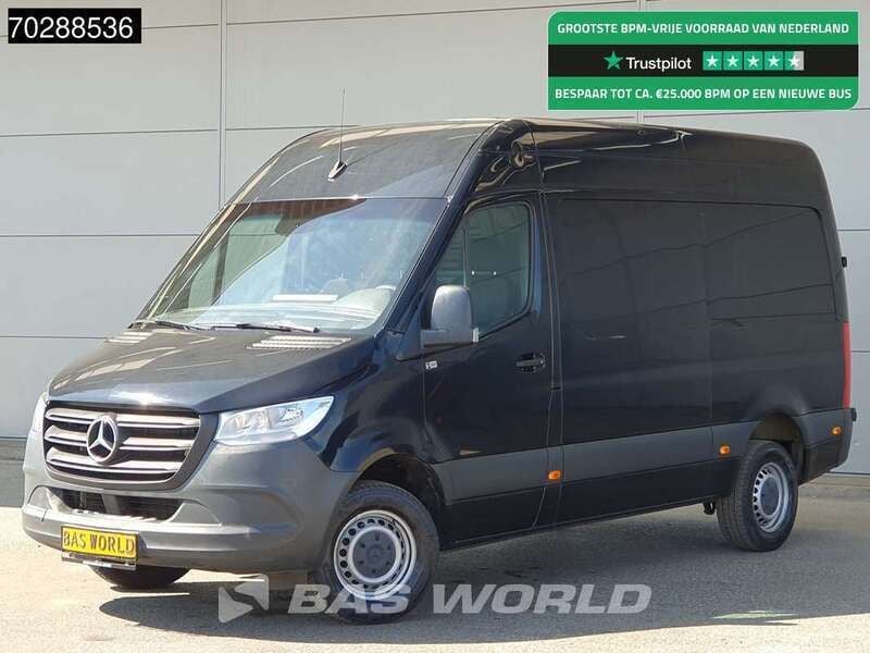 Zwart Gebruikt 2023 Mercedes Sprinter Van | € 31.900 (Goede deal) - Afbeelding 1/3