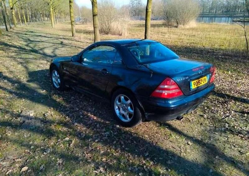 Gebruikt 1998 Mercedes SLK230 Cabriolet | € 3.399 (Eerlijke prijs) - Afbeelding 1/4