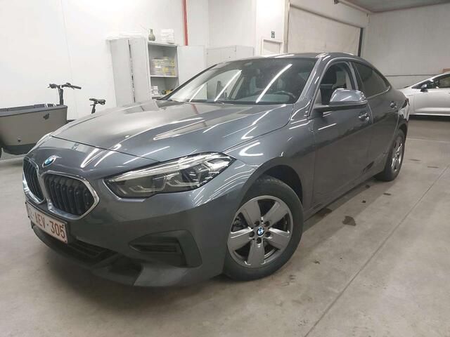 Grijs Gebruikt 2021 BMW 218 Sport Line Sedan | € 22.390 (Goede deal) - Afbeelding 1/3