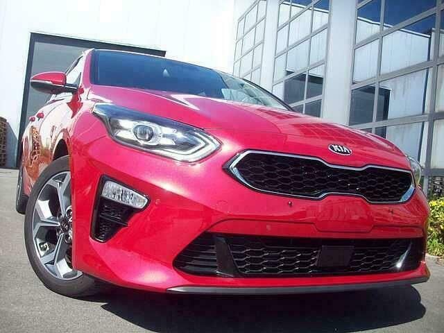 Rood Gebruikt 2020 Kia Ceed Sedan | € 21.500 (Eerlijke prijs) - Afbeelding 1/4