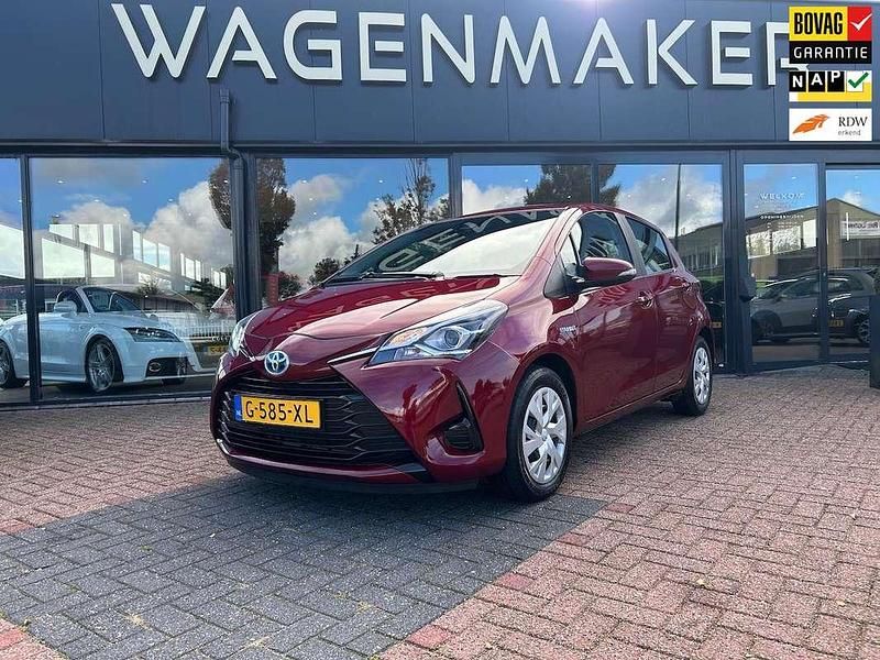Rood Gebruikt 2019 Toyota Yaris Hybrid Active Hatchback | € 16.450 (Goede deal) - Afbeelding 1/4