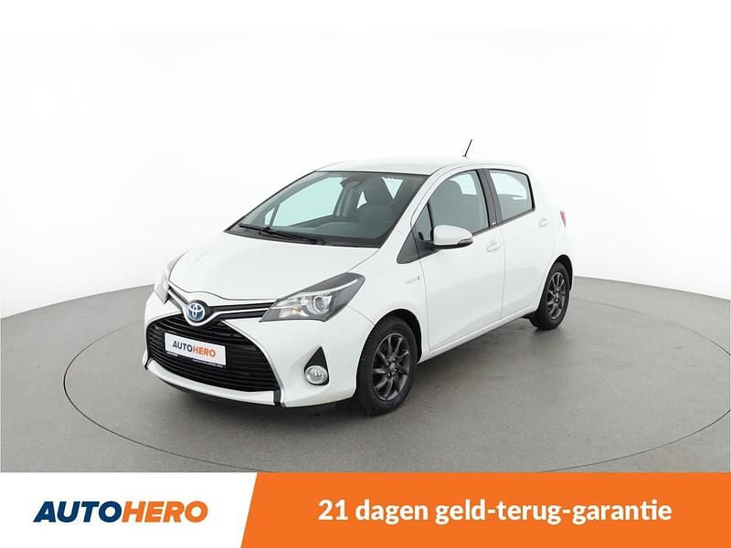 Wit Gebruikt 2016 Toyota Yaris Hybrid Hatchback | € 13.349 (Goede deal) - Afbeelding 1/4
