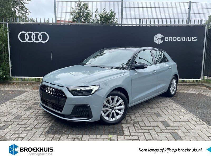 Grijs Gebruikt 2024 Audi A1 Sportback Advanced Hatchback | € 32.450 (Duur) - Afbeelding 1/4