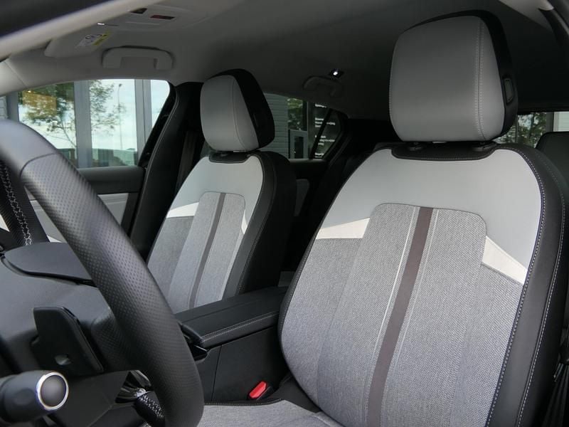 Occasion Opel Astra Elegance 180 PK (132 kW) 2023 Zwart Hatchback