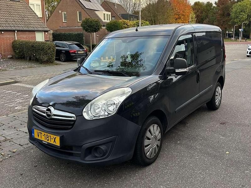 Zwart Occasion 2016 Opel Combo Van | € 3.600 (Goede deal) - Afbeelding 1/4