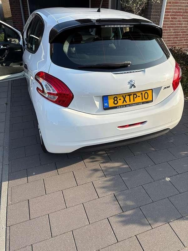 Wit Gebruikt 2014 Peugeot 208 Access Hatchback | € 4.500 (Goede deal) - Afbeelding 1/4