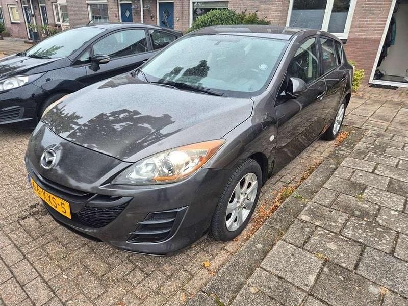 Grijs Gebruikt 2010 Mazda 3 Hatchback | € 6.000 (Eerlijke prijs) - Afbeelding 1/4