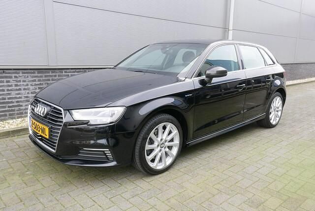 Occasion Audi A3 Sportback Sport 150 PK (110 kW) 2017 Zwart Hatchback
