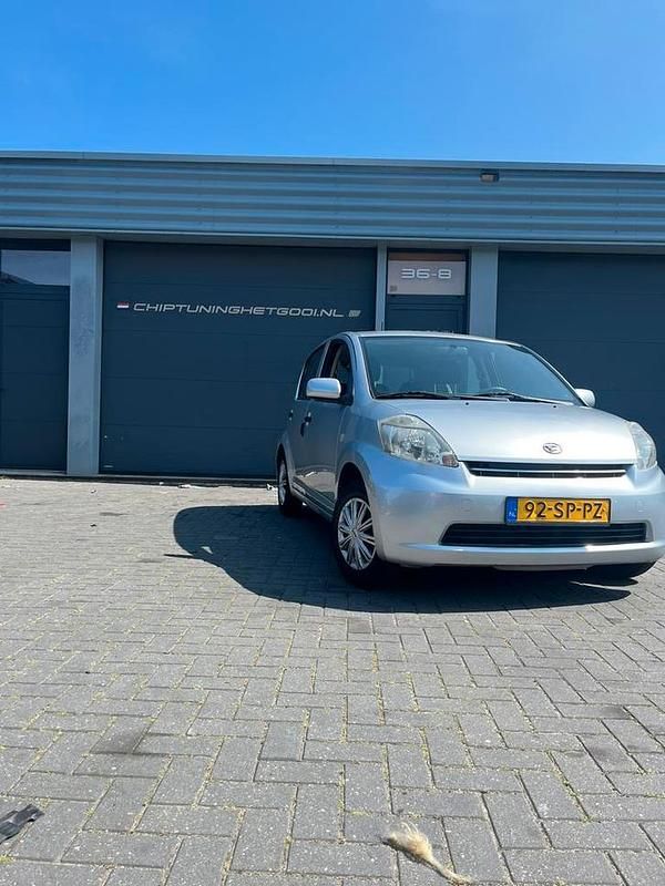 Gebruikt 2006 Daihatsu Sirion Hatchback | € 1.450 (Eerlijke prijs) - Afbeelding 1/4