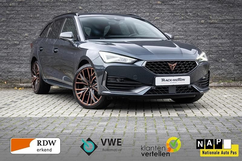 Grijs Gebruikt 2021 Cupra Leon VZ Stationwagen | € 26.950 (Eerlijke prijs) - Afbeelding 1/3