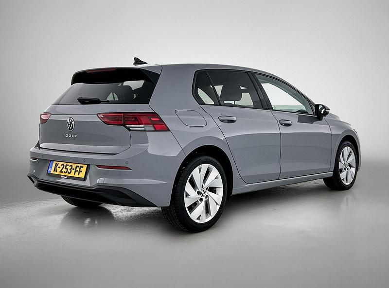 Occasion VW Golf VII Life 130 PK (95 kW) 2020 Grijs Hatchback