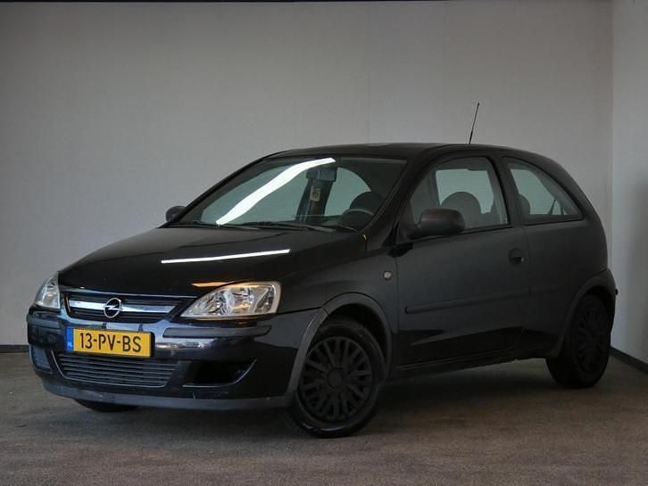 Zwart Gebruikt 2004 Opel Corsa Hatchback | € 999 (Eerlijke prijs) - Afbeelding 1/4