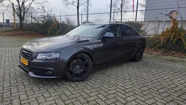 Grijs Occasion 2010 Audi A4 Proline Sedan | € 6.000 (Goede deal) - Afbeelding 1/4