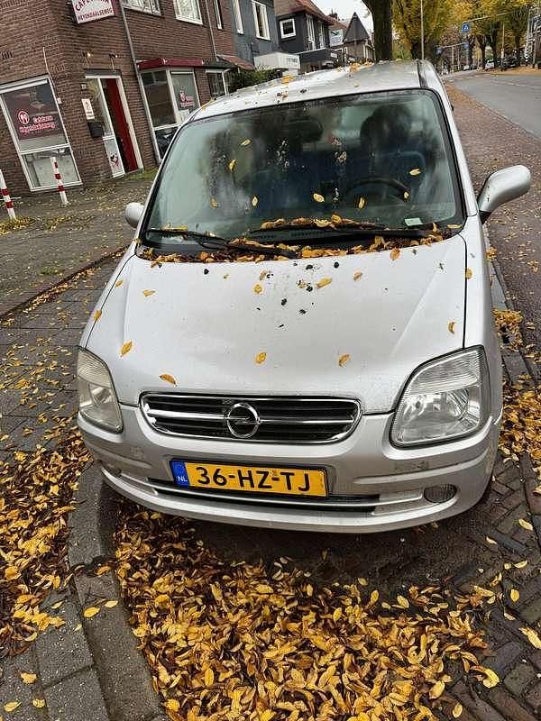 Grijs Gebruikt 2002 Opel Agila Comfort MPV | € 900 (Eerlijke prijs) - Afbeelding 1/4