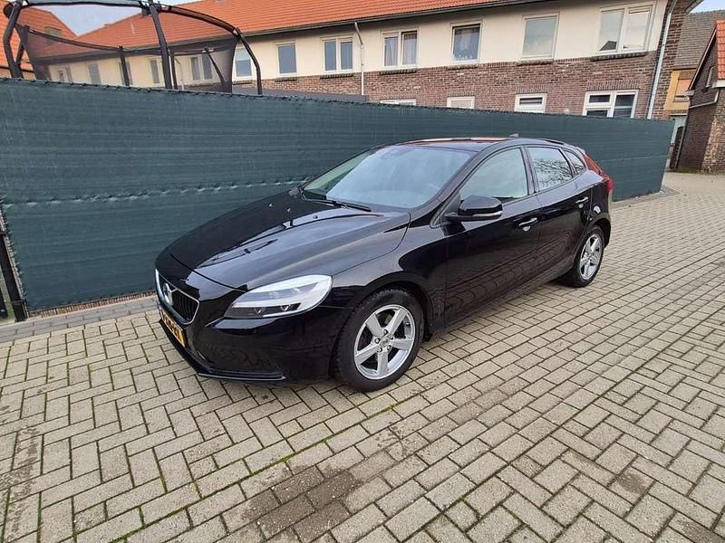 Occasion Volvo V40 Inscription 122 PK (89 kW) 2019 Zwart MPV