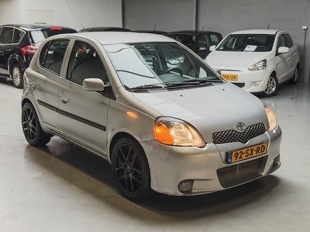 Occasion Toyota Yaris 87 PK (63 kW) 2006 Grijs Hatchback