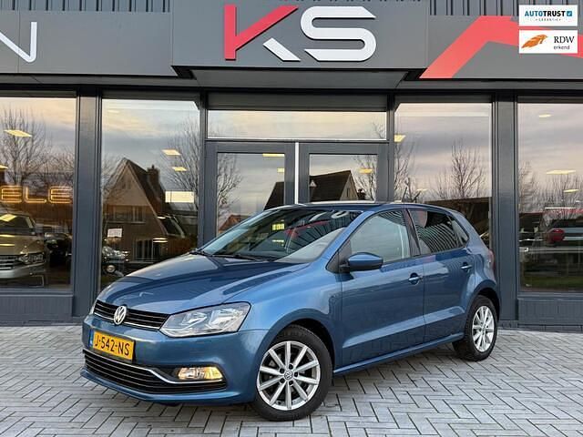 Blauw Gebruikt 2015 VW Polo Edition Hatchback | € 7.150 (Eerlijke prijs) - Afbeelding 1/3