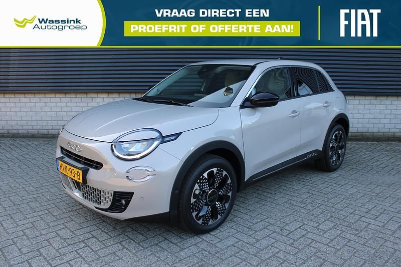 Grijs Nieuw 2025 Fiat 600 La Prima SUV | € 35.940 - Afbeelding 1/4