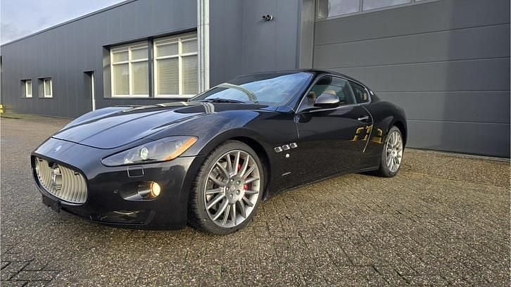 Zwart Occasion 2009 Maserati Granturismo Coupé | € 39.500 (Super prijs) - Afbeelding 1/4