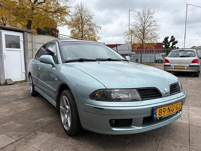 Grijs Gebruikt 2003 Mitsubishi Carisma Hatchback | € 1.000 - Afbeelding 1/3