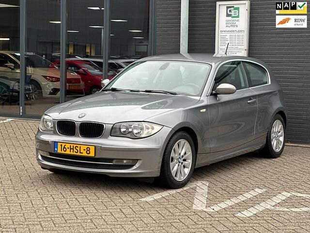 Grijs Gebruikt 2009 BMW 118 Hatchback | € 2.995 (Goede deal) - Afbeelding 1/4