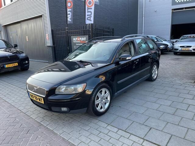 Zwart, metallic lak Occasion 2006 Volvo V50 Stationwagen | € 1.499 (Eerlijke prijs) - Afbeelding 1/4