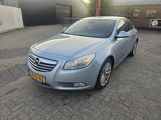Grijs Gebruikt 2013 Opel Insignia Hatchback | € 4.250 (Iets duurder) - Afbeelding 1/4