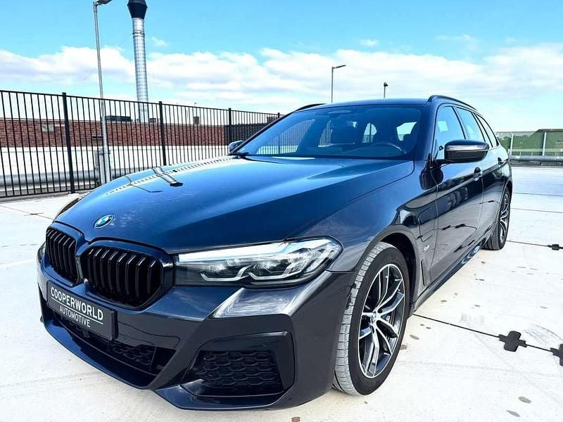 Grijs Gebruikt 2021 BMW 530 Executive Stationwagen | € 36.750 (Goede deal) - Afbeelding 1/4