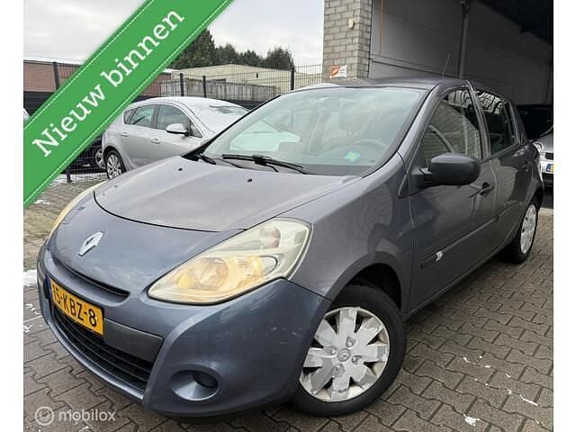 Blauw Occasion 2009 Renault Clio R.S. Hatchback | € 1.950 (Eerlijke prijs) - Afbeelding 1/4