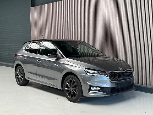 Grijs Gebruikt 2022 Skoda Fabia Hatchback | € 21.750 (Eerlijke prijs) - Afbeelding 1/4