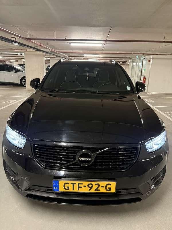 Gebruikt 2022 Volvo XC40 R-Design SUV | € 32.500 - Afbeelding 1/4