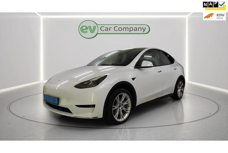 Wit Occasion 2022 Tesla Model Y RWD SUV | € 20.900 - Afbeelding 1/4