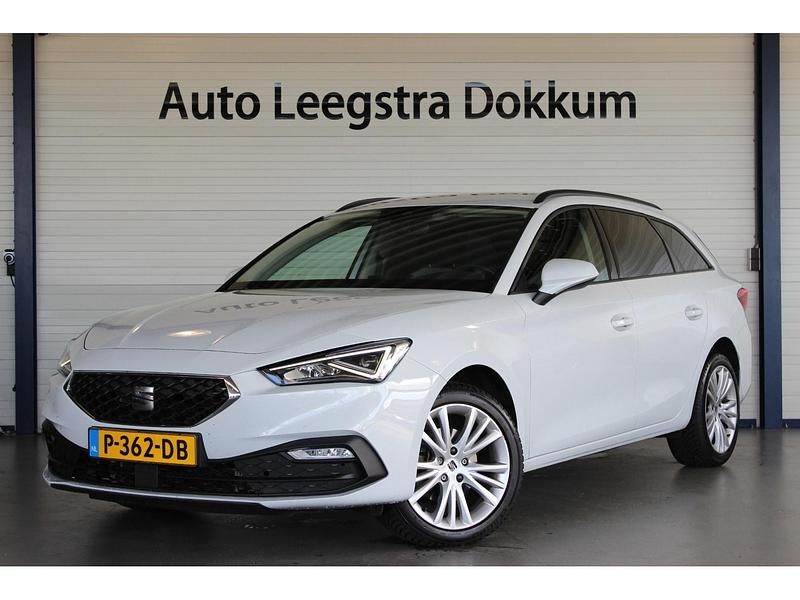 Wit, metallic lak Gebruikt 2021 Seat Leon Style Stationwagen | € 19.950 (Goede deal) - Afbeelding 1/4