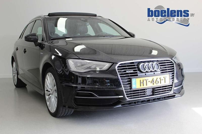 Zwart Gebruikt 2015 Audi A3 Sportback e-tron Ambition Sedan | € 9.432 (Eerlijke prijs) - Afbeelding 1/4