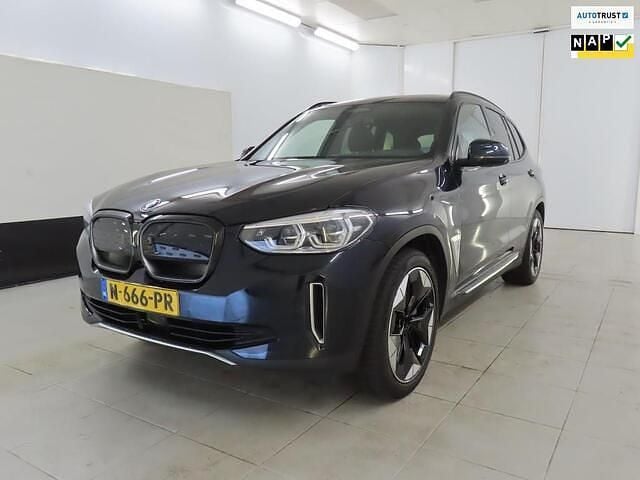 Zwart Gebruikt 2021 BMW iX3 Executive SUV | € 34.945 (Goede deal) - Afbeelding 1/4