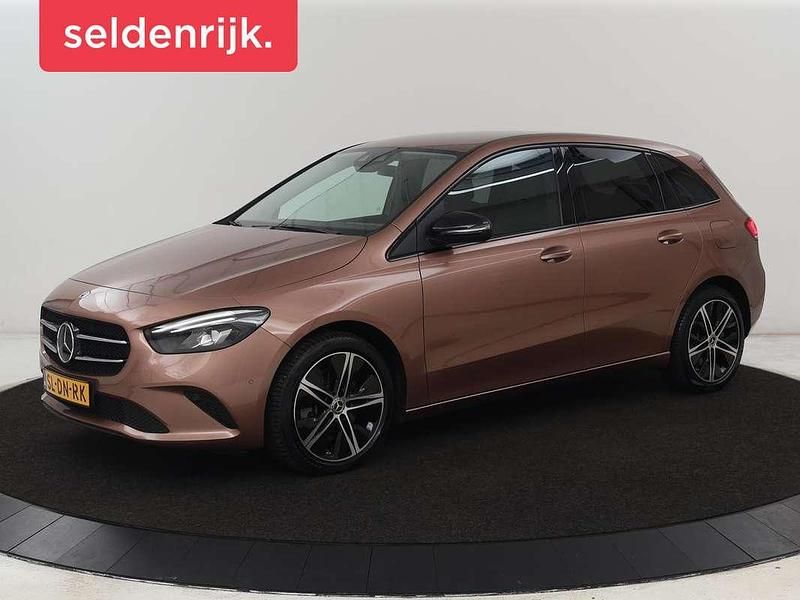 Beige Occasion 2022 Mercedes B250e Urban MPV | € 21.900 (Goede deal) - Afbeelding 1/4