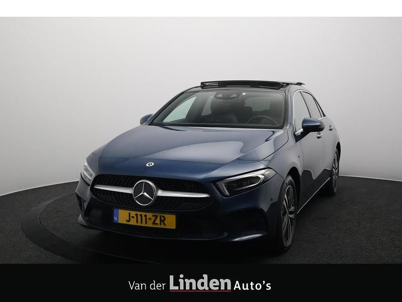 Blauw Gebruikt 2020 Mercedes A250 Business Hatchback | € 29.345 (Eerlijke prijs) - Afbeelding 1/4