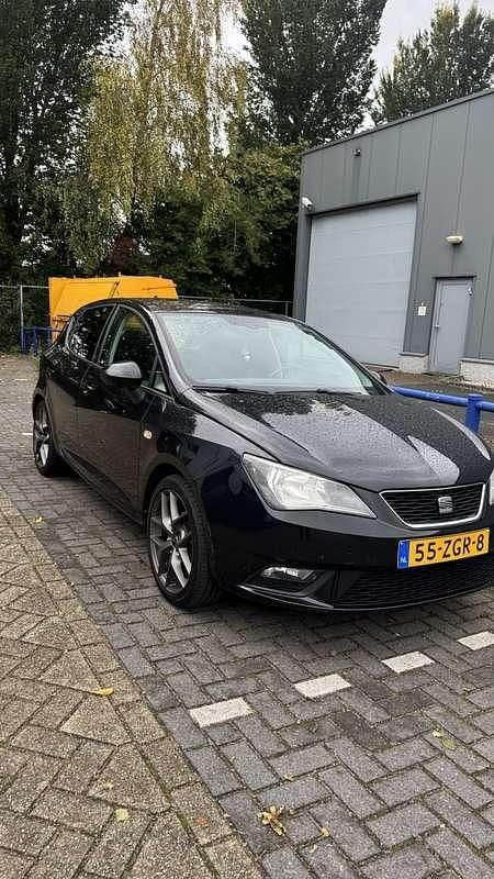 Zwart Gebruikt 2012 Seat Ibiza Hatchback | € 3.100 (Eerlijke prijs) - Afbeelding 1/4
