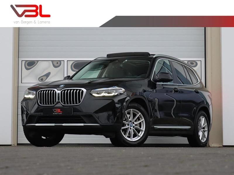 Zwart Occasion 2022 BMW X3 Executive SUV | € 39.940 (Goede deal) - Afbeelding 1/4