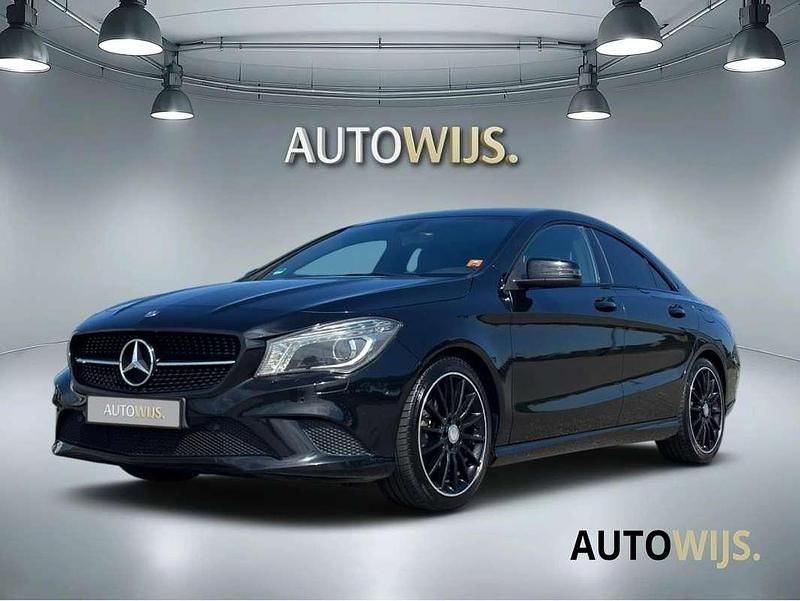 Zwart Gebruikt 2013 Mercedes CLA180 Ambition Sedan | € 13.795 (Eerlijke prijs) - Afbeelding 1/4