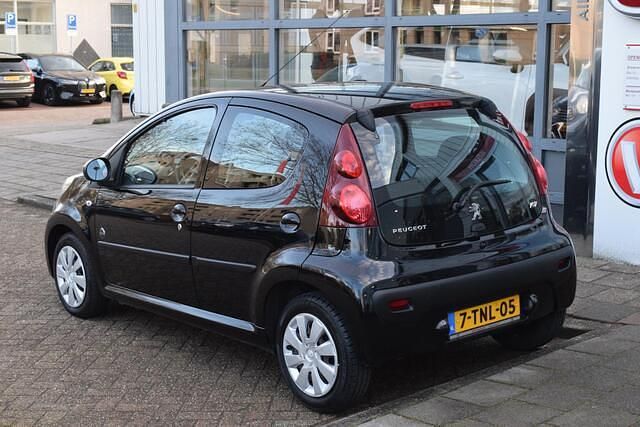 Occasion Peugeot 107 Envy 68 PK (50 kW) 2014 Zwart Hatchback