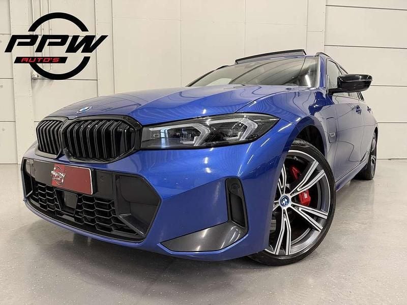 Occasion BMW 330e M Sport 292 PK (214 kW) 2022 Blauw (metallic) Stationwagen