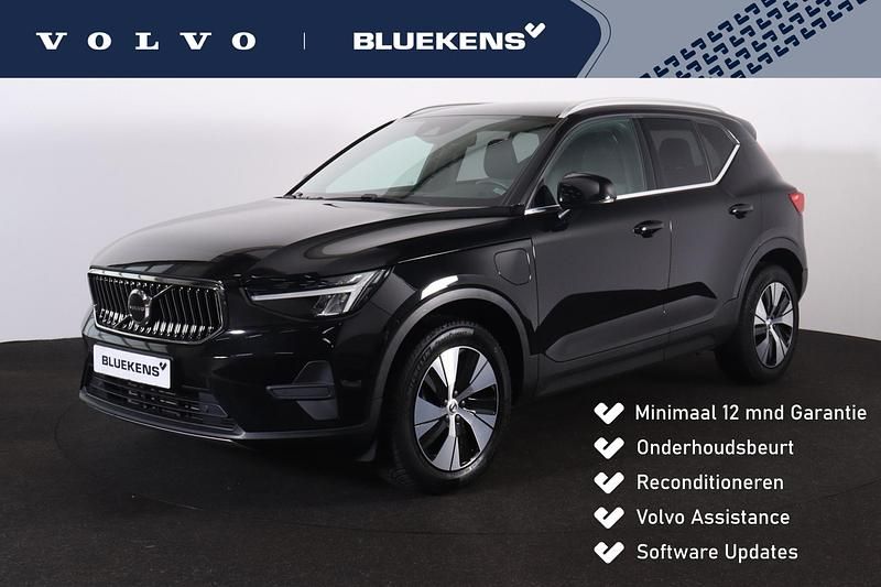 Zwart Gebruikt 2022 Volvo XC40 Plus SUV | € 31.900 (Goede deal) - Afbeelding 1/4