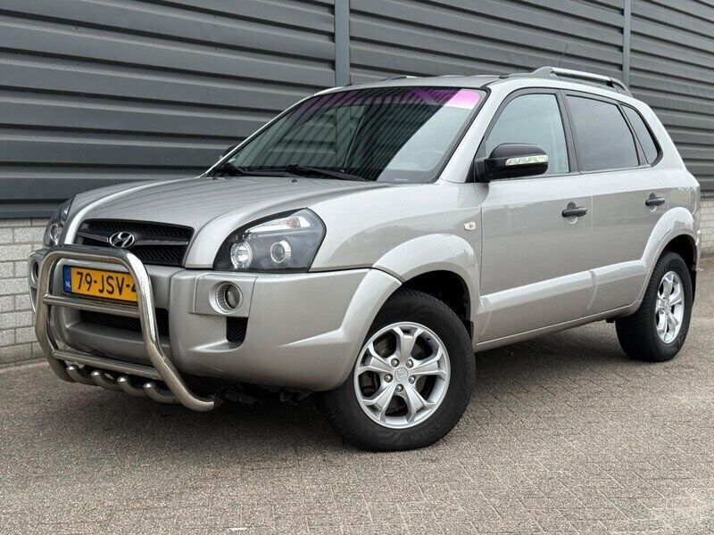 Grijs Gebruikt 2009 Hyundai Tucson Dynamiq SUV | € 4.499 (Iets duurder) - Afbeelding 1/4