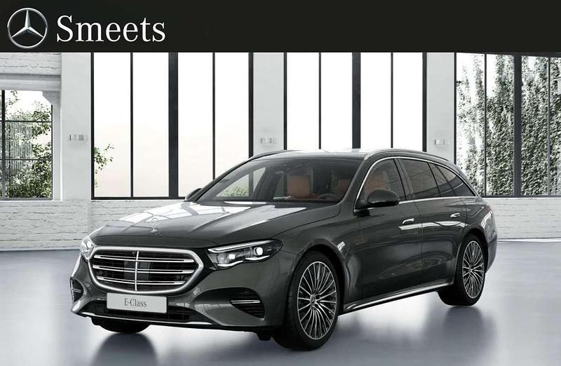 Zwart Nieuw 2025 Mercedes E300 Sport Edition Stationwagen | € 95.045 - Afbeelding 1/4